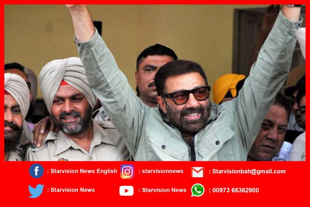 Sunny Deol, Karisma Kapoor fined by railways for pulling train chain in 1997