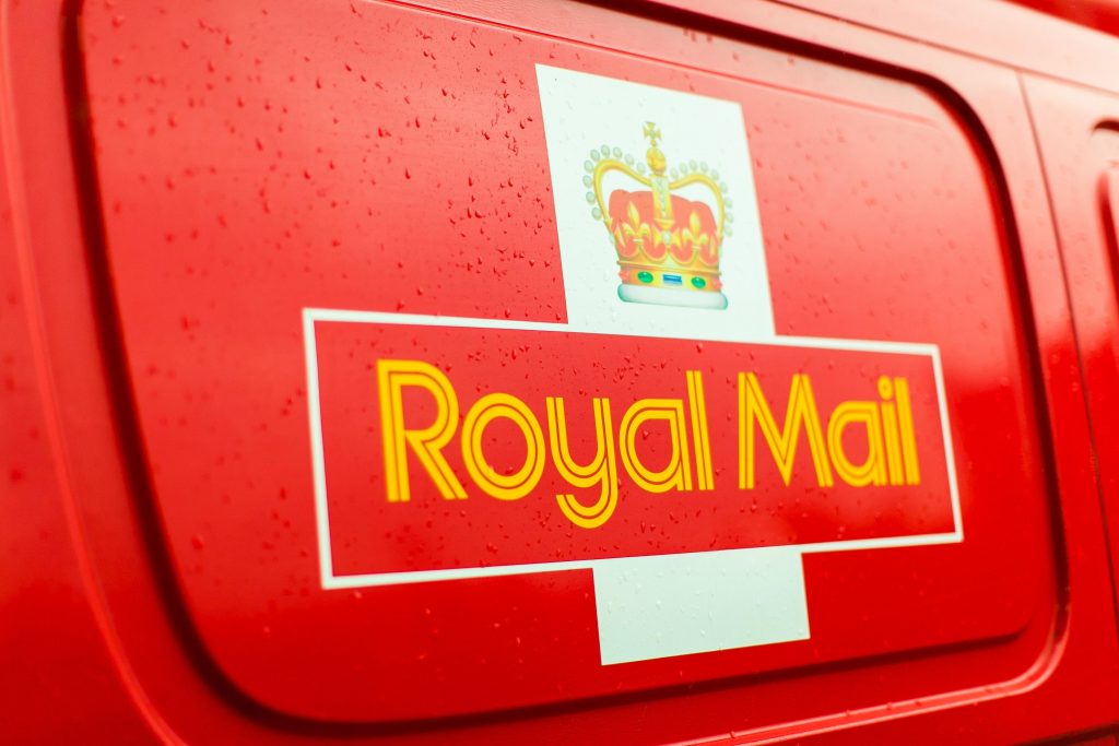 Royal Mail prepares to cut 2,000 jobs