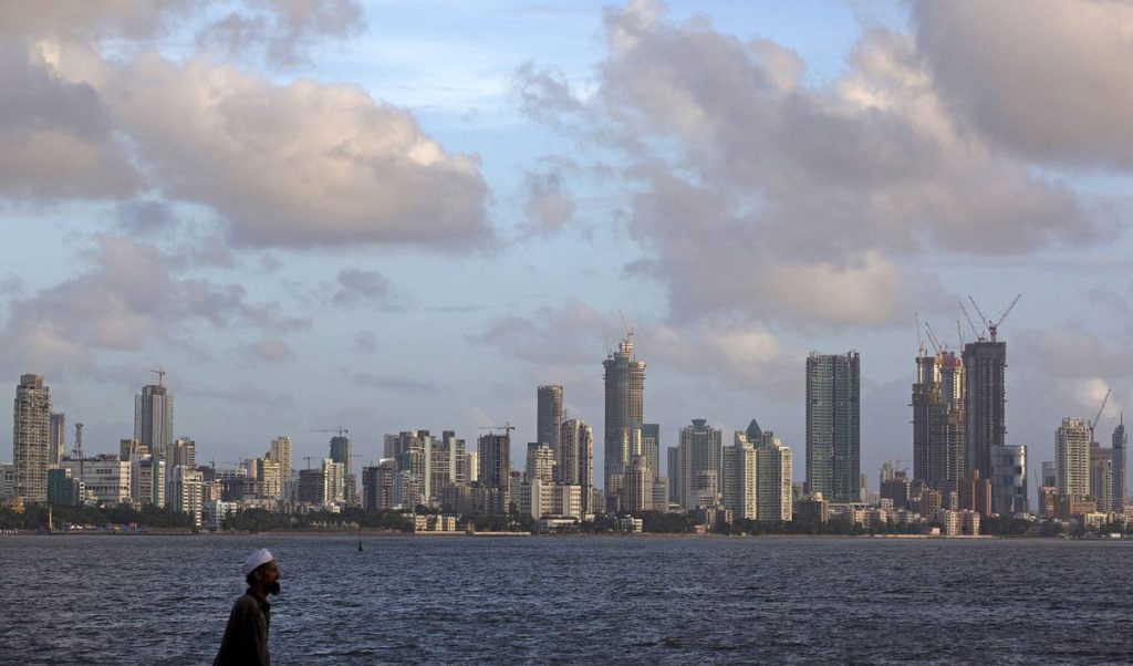 Indian economy loses pace in Dec quarter, Ukraine clouds outlook