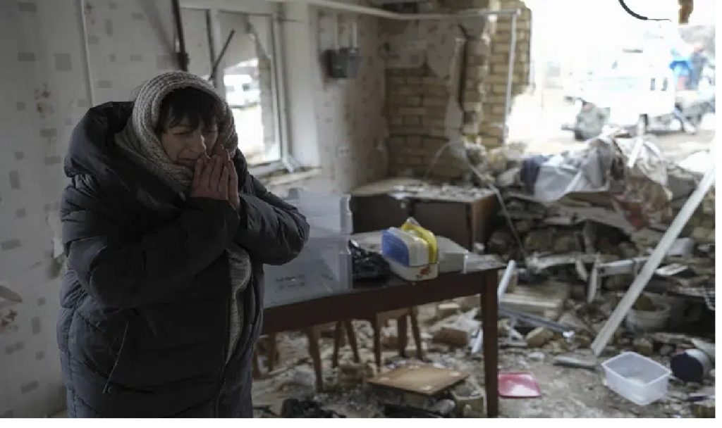 New barrage of Russian strikes in Ukraine kills at least 11