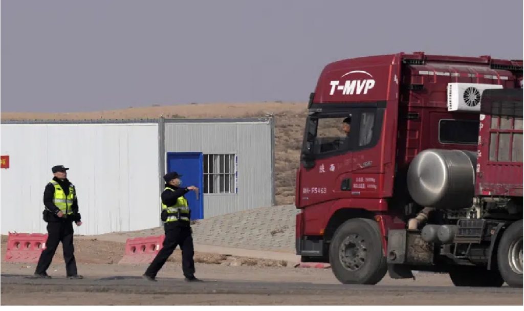 Workers dig by layers in search for 47 missing at China mine